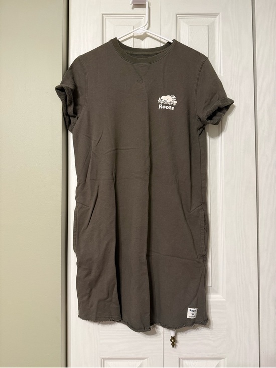 Roots Dresses & Skirts - Roots Olive Crewneck Dress with Logo